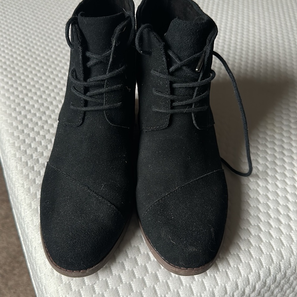 Toms booties - Picture 2 of 6